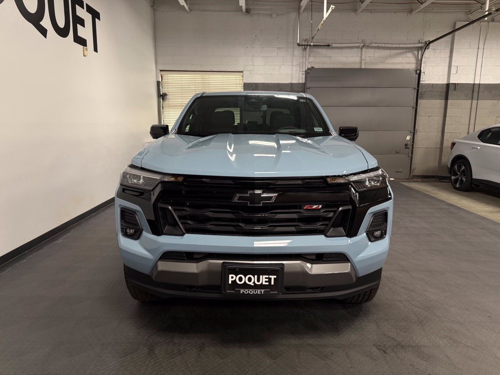 Used 2026 Chevrolet Colorado Z71 w/ Midnight Edition AWD/4WD image 3