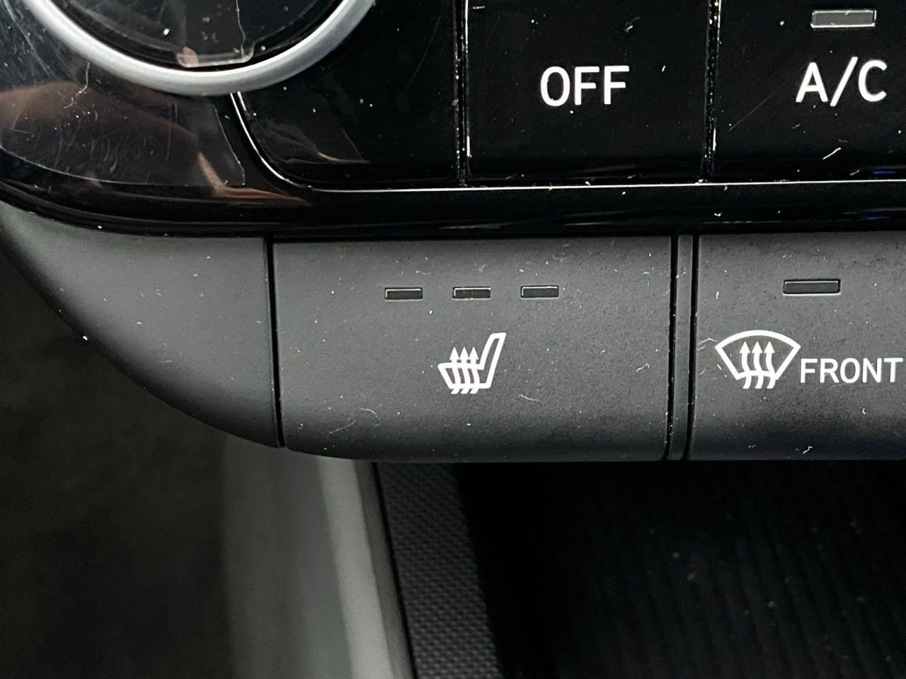 Used 2025 Hyundai Elantra SEL image 28