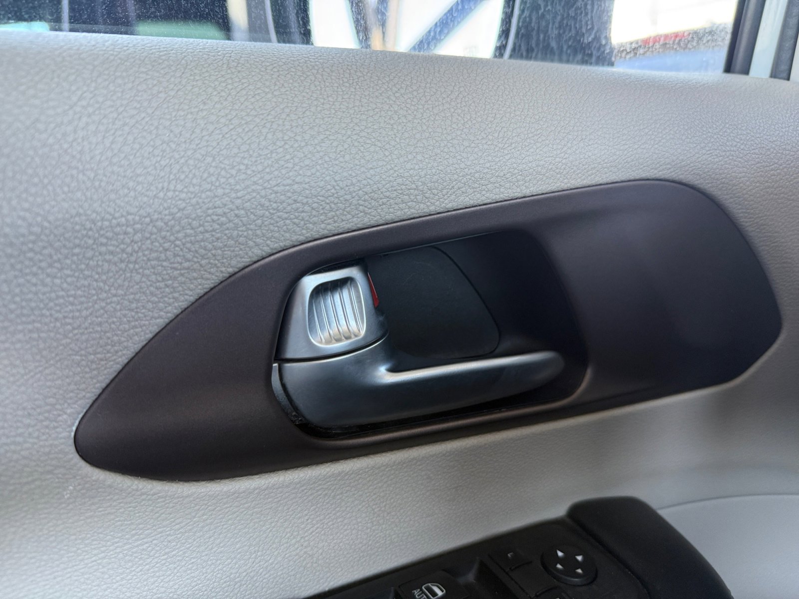 Used 2022 Chrysler Voyager LX FWD image 24