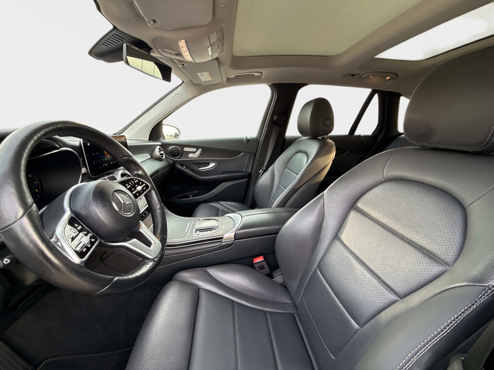 Used 2021 Mercedes-Benz GLC 300 4MATIC image 23