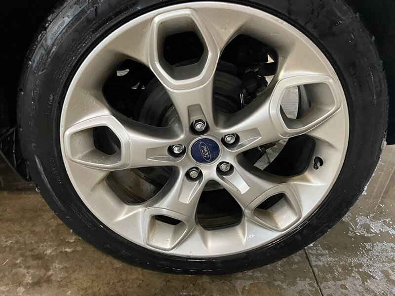 Used 2015 Ford Escape Titanium w/ Equipment Group 301A AWD/4WD image 25