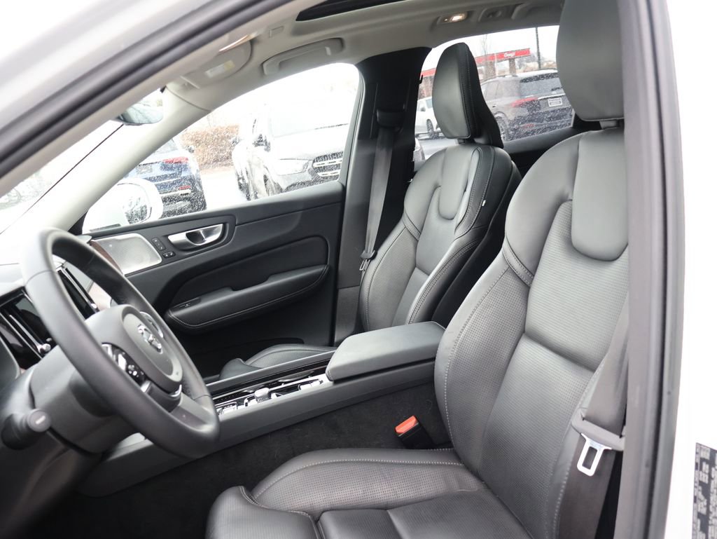 Used 2023 Volvo XC60 T8 Ultimate w/ Climate Package image 18