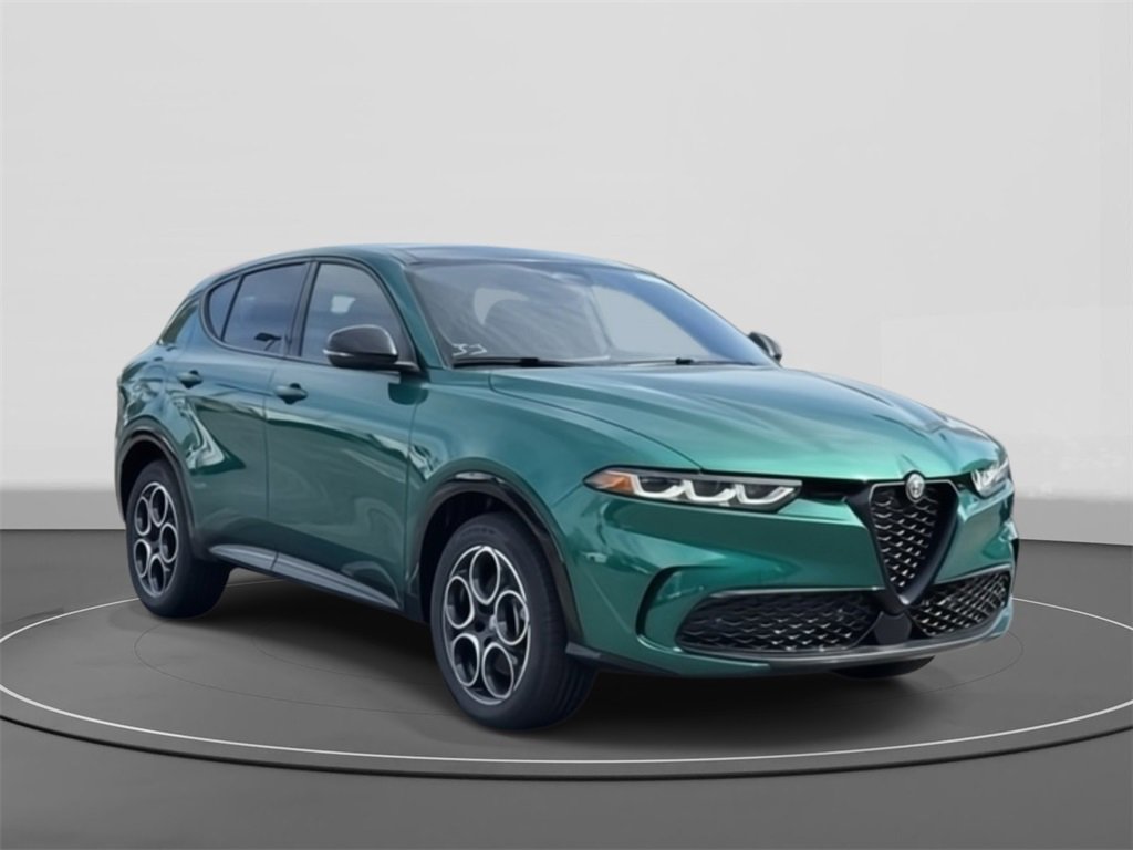 New 2025 Alfa Romeo Tonale w/ Premium Package image 1