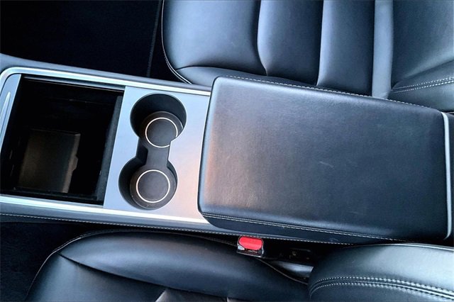 Used 2021 Tesla Model Y Long Range image 16