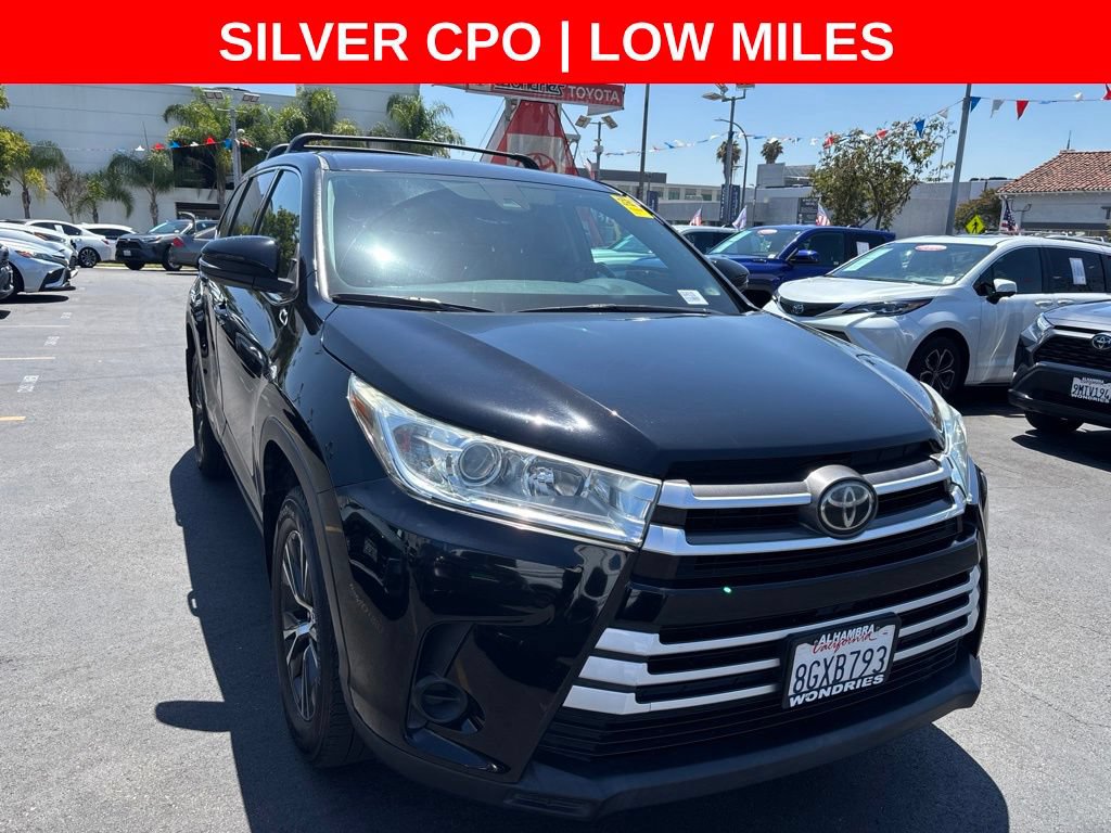 Used 2019 Toyota Highlander LE w/ Carpet Mat Package (TMS)