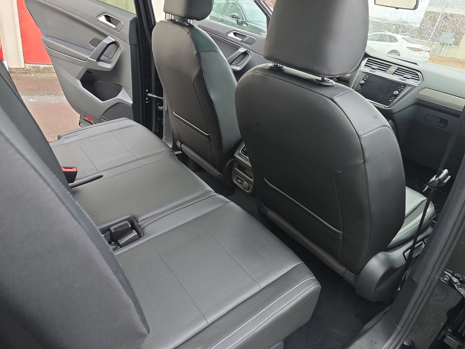 Used 2018 Volkswagen Tiguan SEL image 15