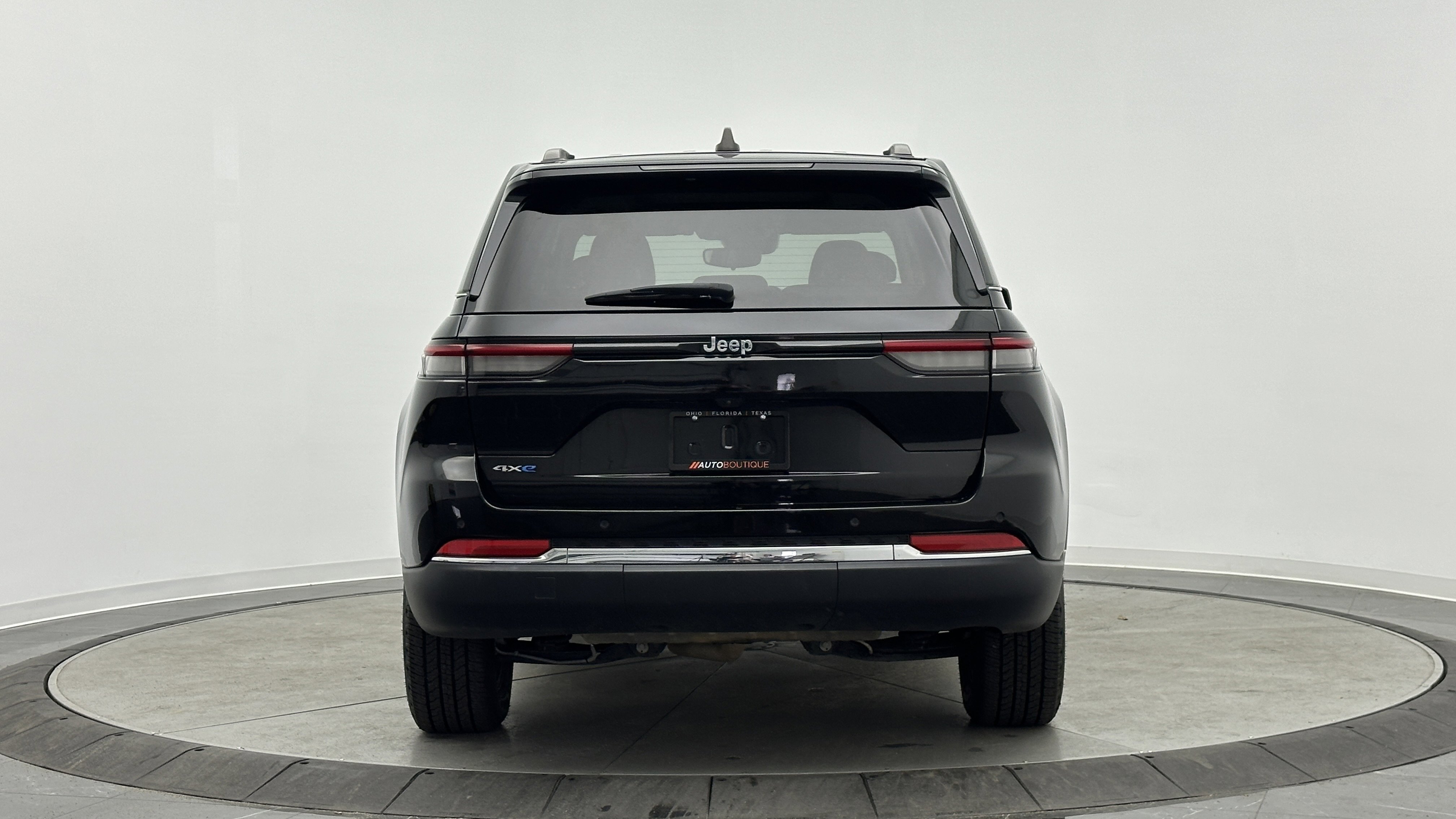 Used 2024 Jeep Grand Cherokee Limited 4xe image 8