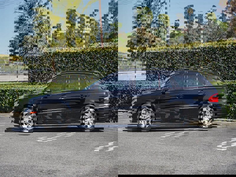 Used 2005 Mercedes-Benz E 500 4MATIC Wagon w/ Premium Pkg image 3