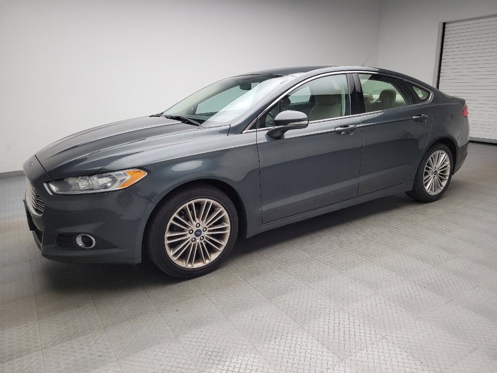 Used 2015 Ford Fusion SE w/ Equipment Group 202A FWD image 2