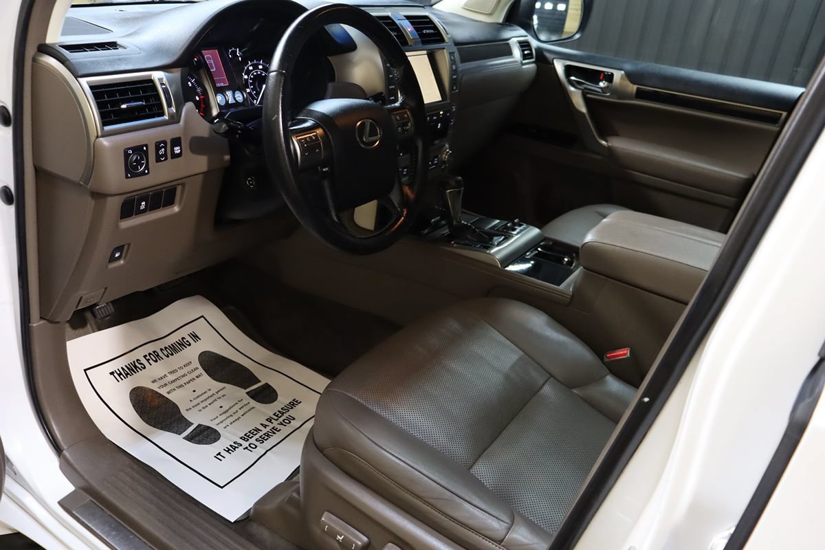 Used 2017 Lexus GX 460 w/ Navigation Package AWD/4WD image 39
