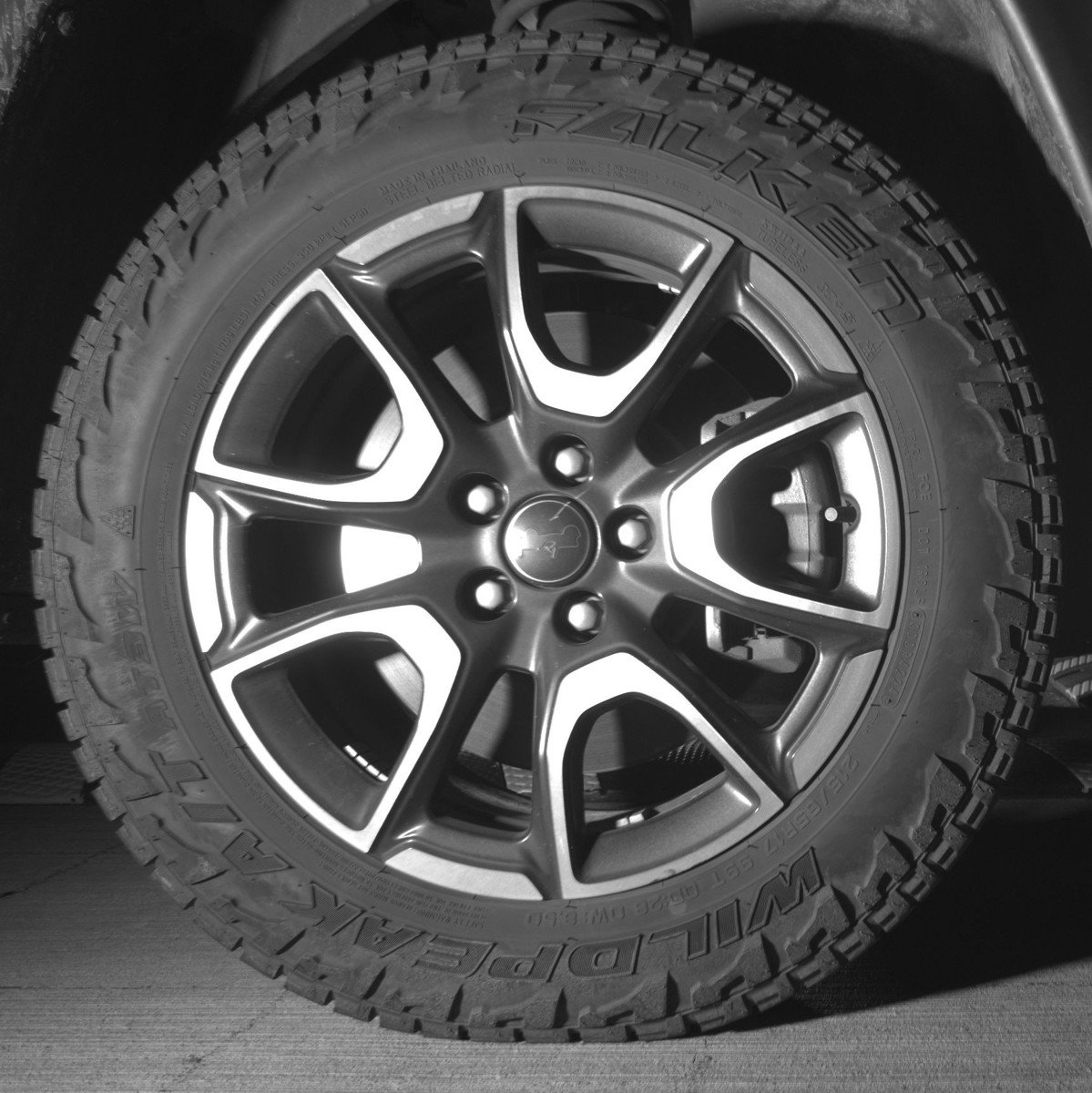 Used 2025 Jeep Compass Trailhawk image 13