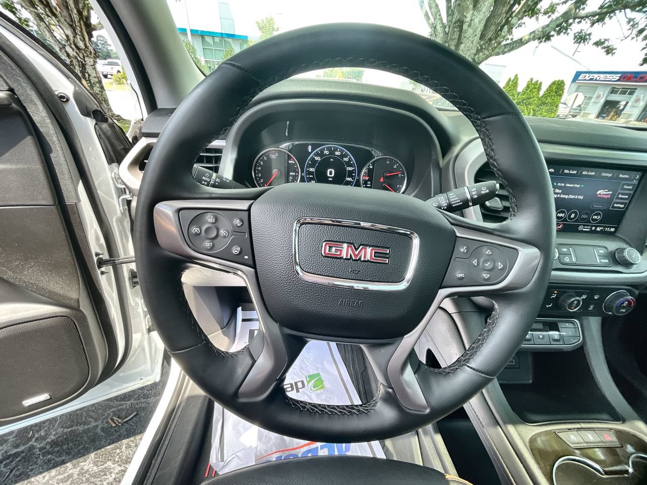 Used 2023 GMC Acadia AT4 w/ Technology Package AWD/4WD image 11