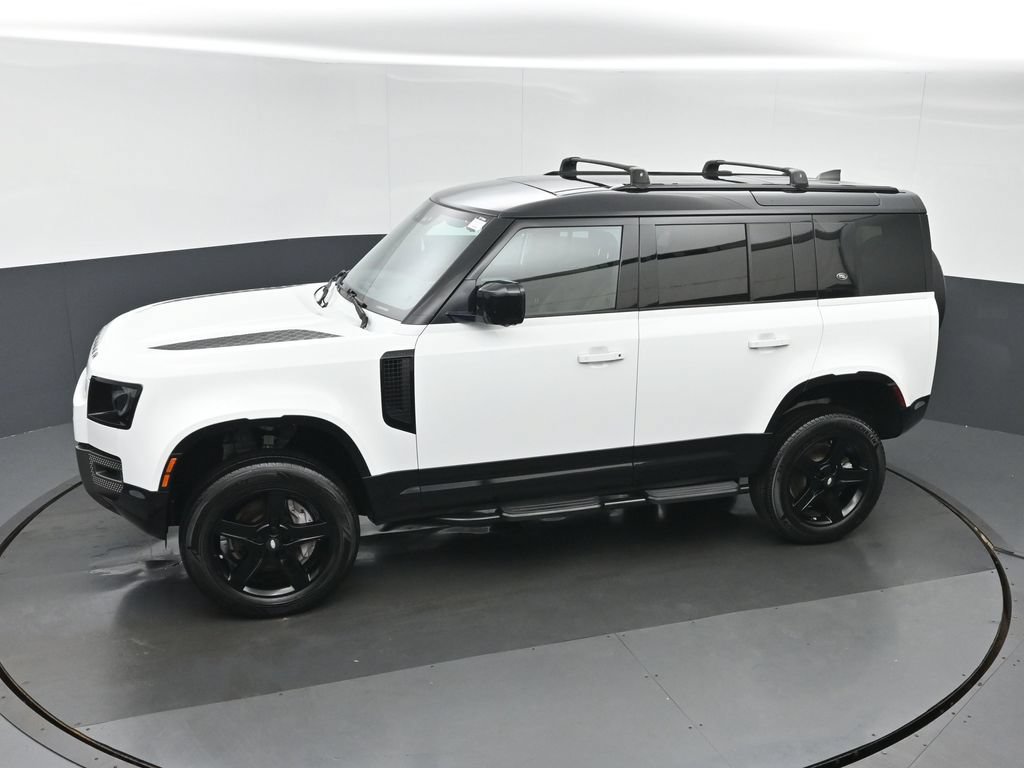 Used 2023 Land Rover Defender 110 X-Dynamic SE AWD/4WD image 35