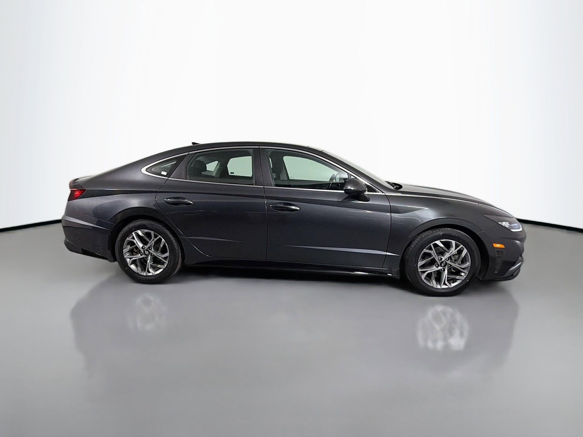 Used 2022 Hyundai Sonata SEL w/ Convenience Package FWD image 5