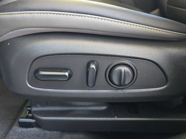 Used 2025 Chevrolet Trax ACTIV w/ Driver Confidence Package FWD image 18
