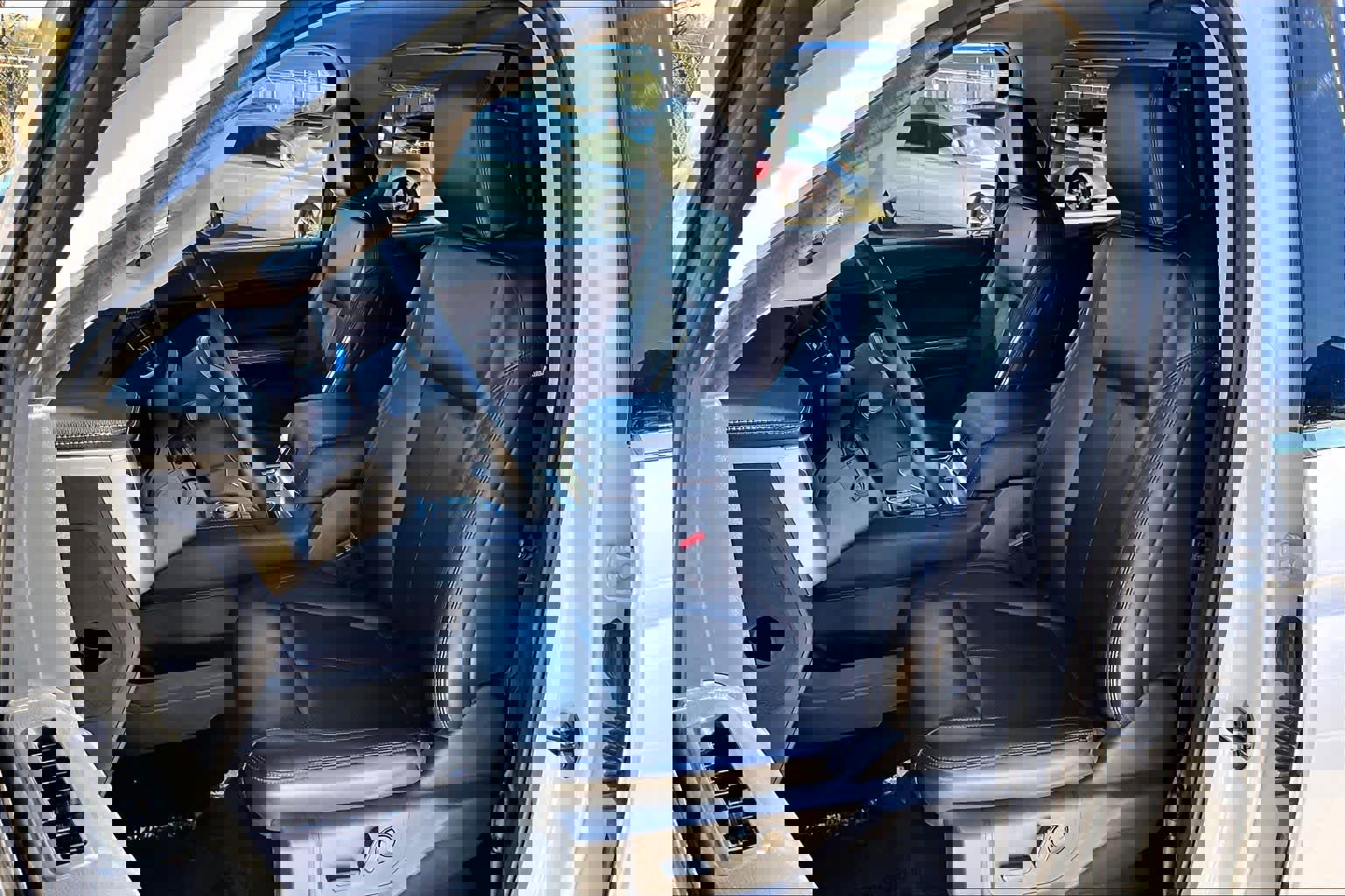 Used 2024 Ford Expedition Max XLT image 7