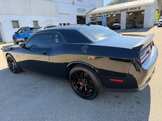Used 2015 Dodge Challenger SRT Hellcat RWD image 3
