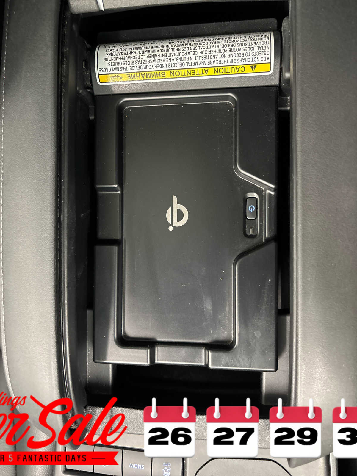 Used 2020 Toyota Highlander XLE image 29