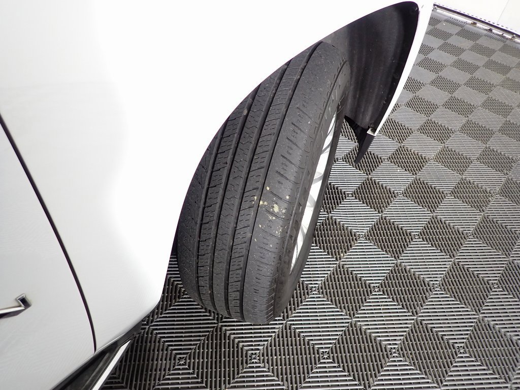 Used 2017 GMC Yukon SLT image 36