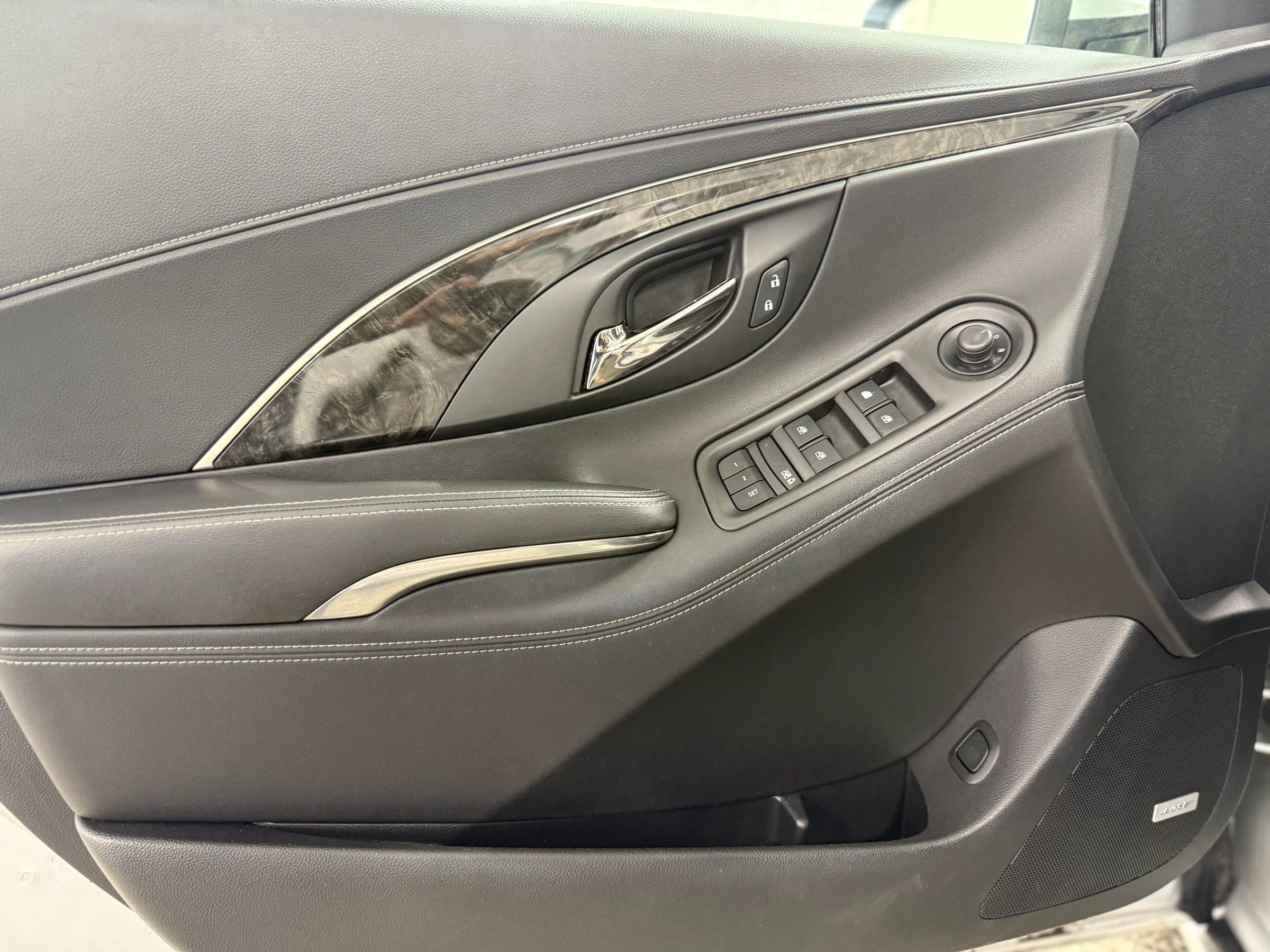 Used 2014 Buick LaCrosse Leather w/ Driver Confidence Package image 11