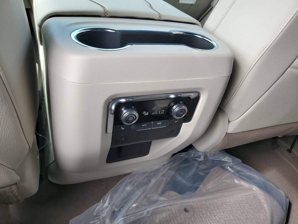 New 2026 GMC Yukon Denali RWD image 16