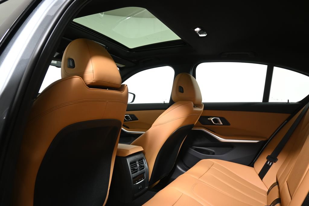 Used 2026 BMW 330i xDrive Sedan w/ M Sport Package image 32