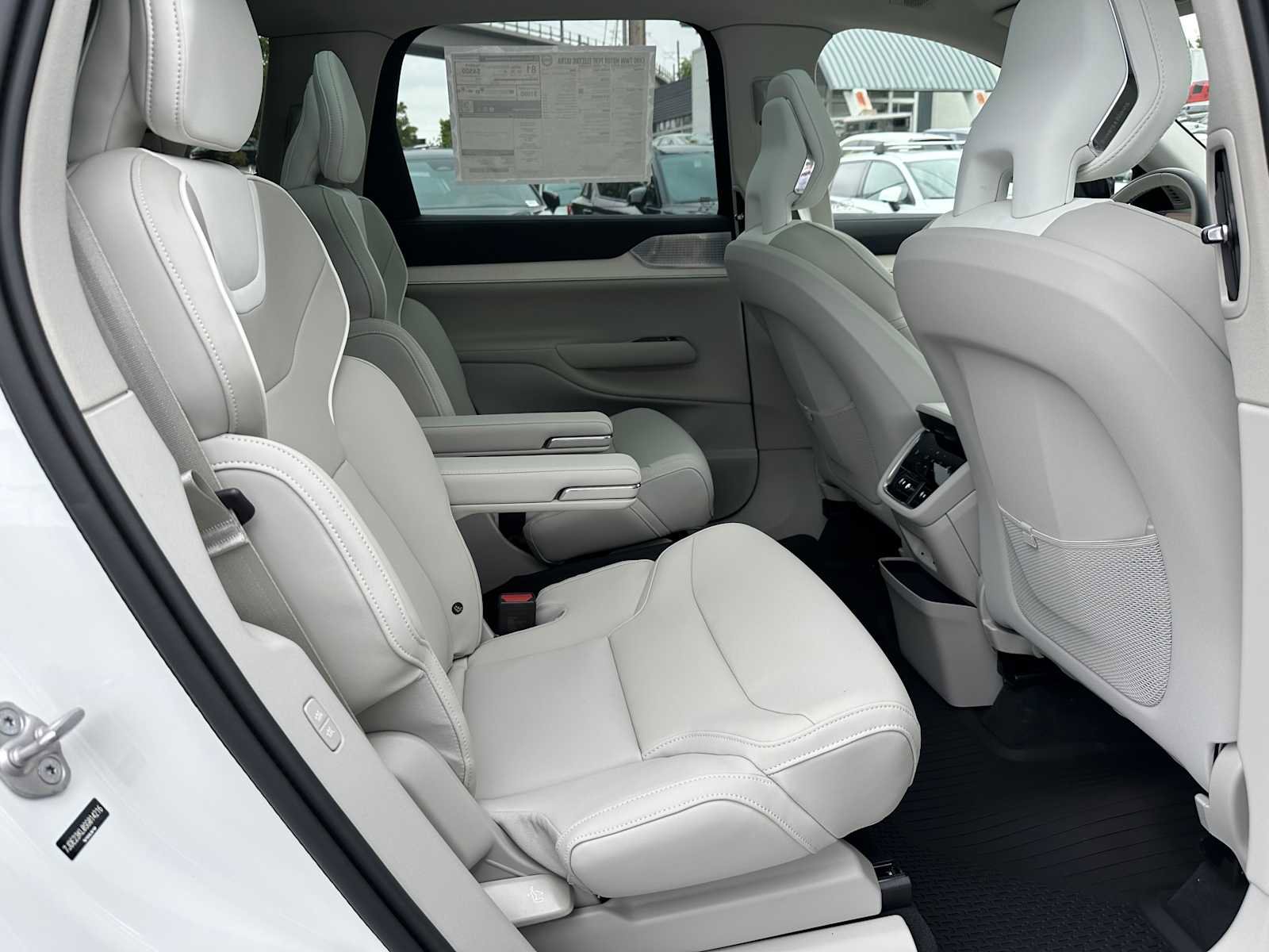 New 2025 Volvo EX90 Ultra image 12