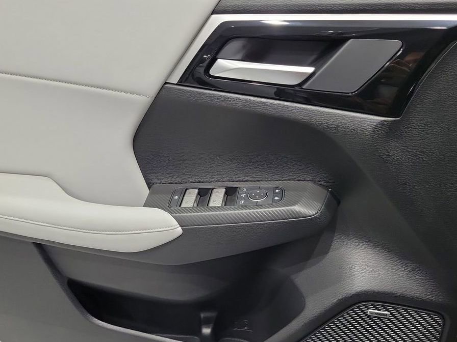 New 2026 Mitsubishi Outlander SE image 24