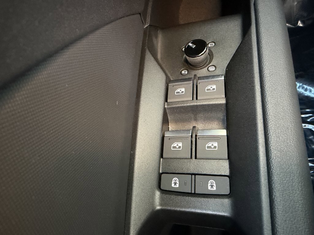 Used 2023 Audi Q4 e-tron Premium Plus w/ Premium Plus image 27