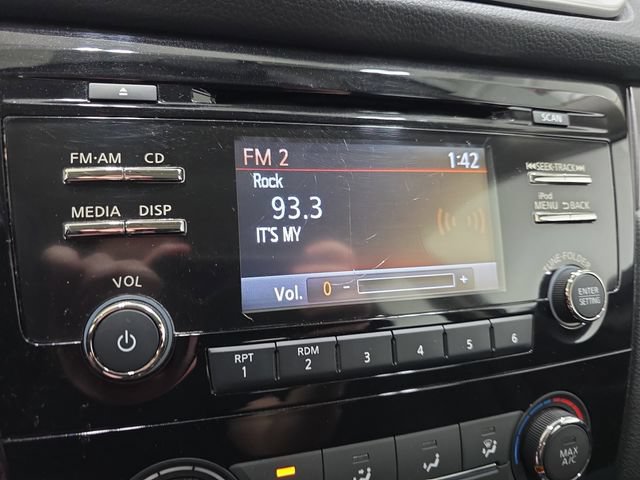 Used 2014 Nissan Rogue S AWD/4WD image 20