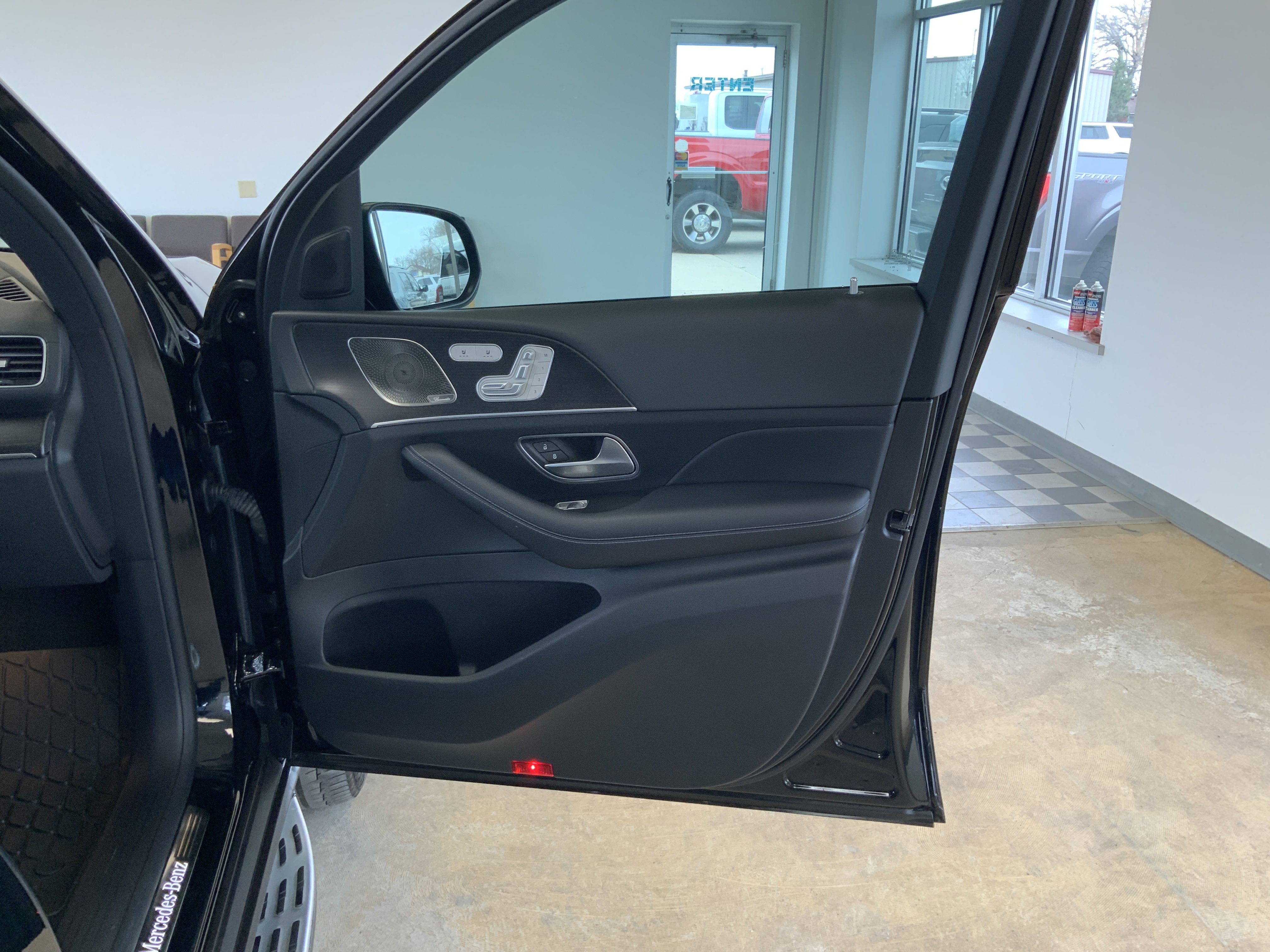 Used 2022 Mercedes-Benz GLS 450 4MATIC image 35