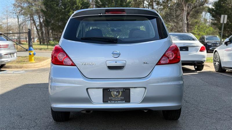 Used 2007 Nissan Versa Hatchback w/ Convenience Pkg FWD image 4