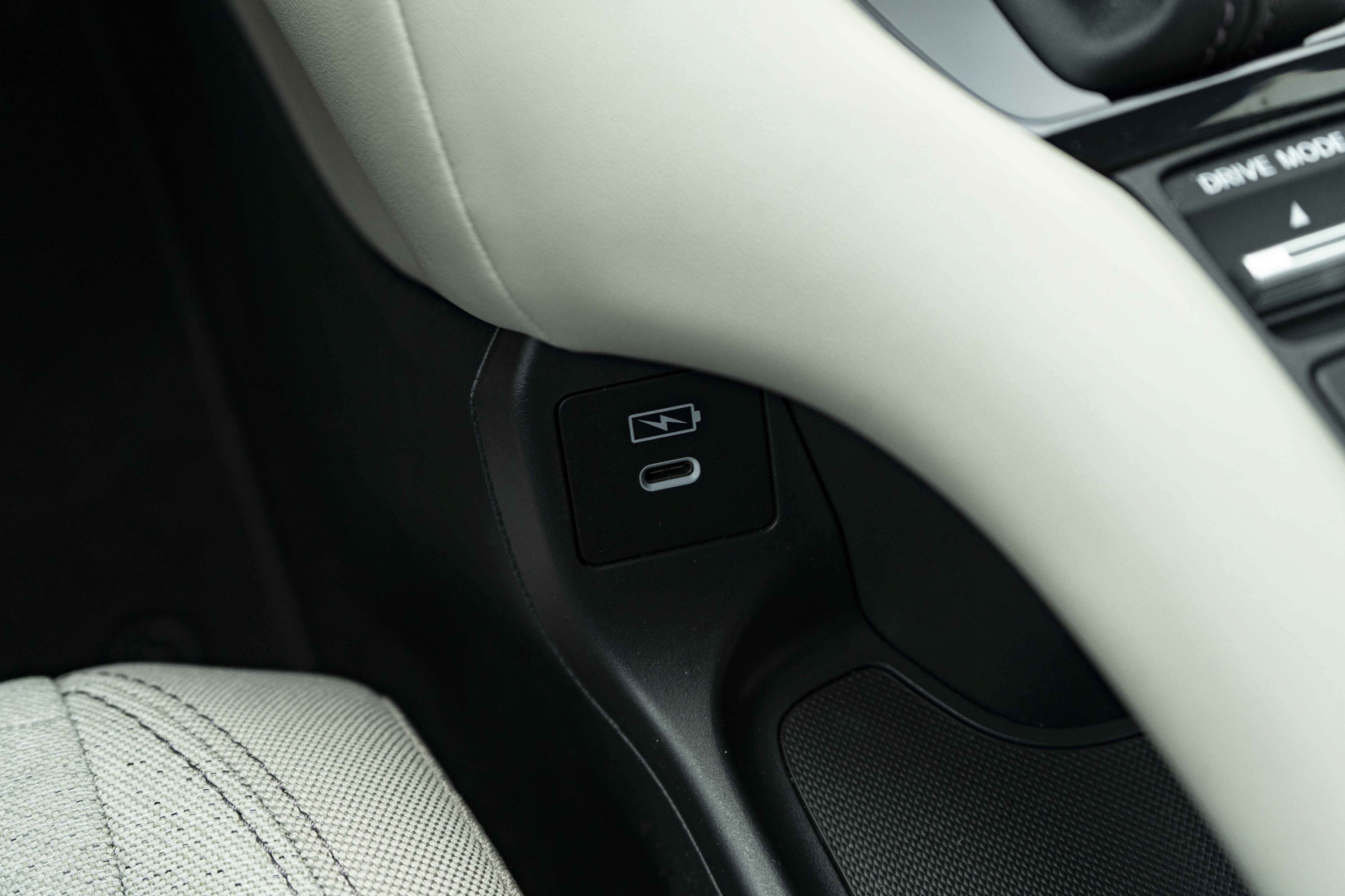 Certified 2026 Honda HR-V LX image 29