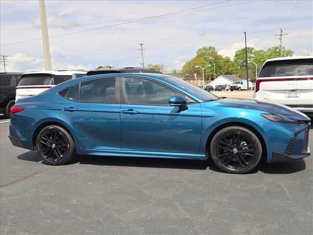 Used 2025 Toyota Camry SE w/ Convenience Package video 2