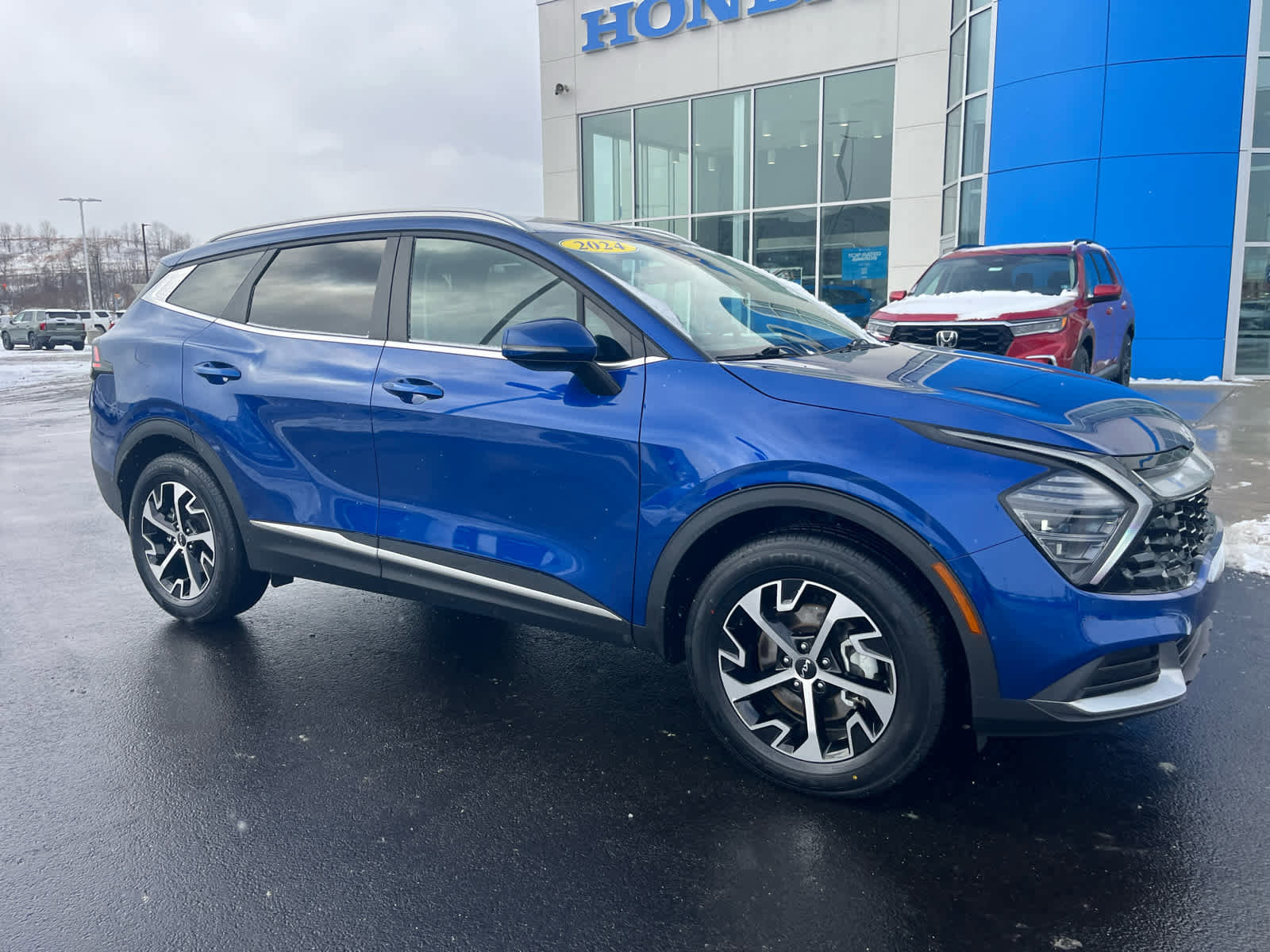 Used 2024 Kia Sportage EX image 2