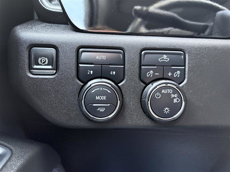 Used 2025 Chevrolet Silverado 1500 LT image 21