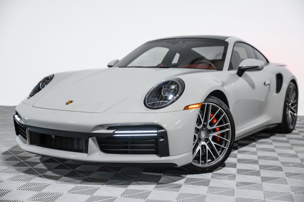 Used 2022 Porsche 911 Turbo image 9