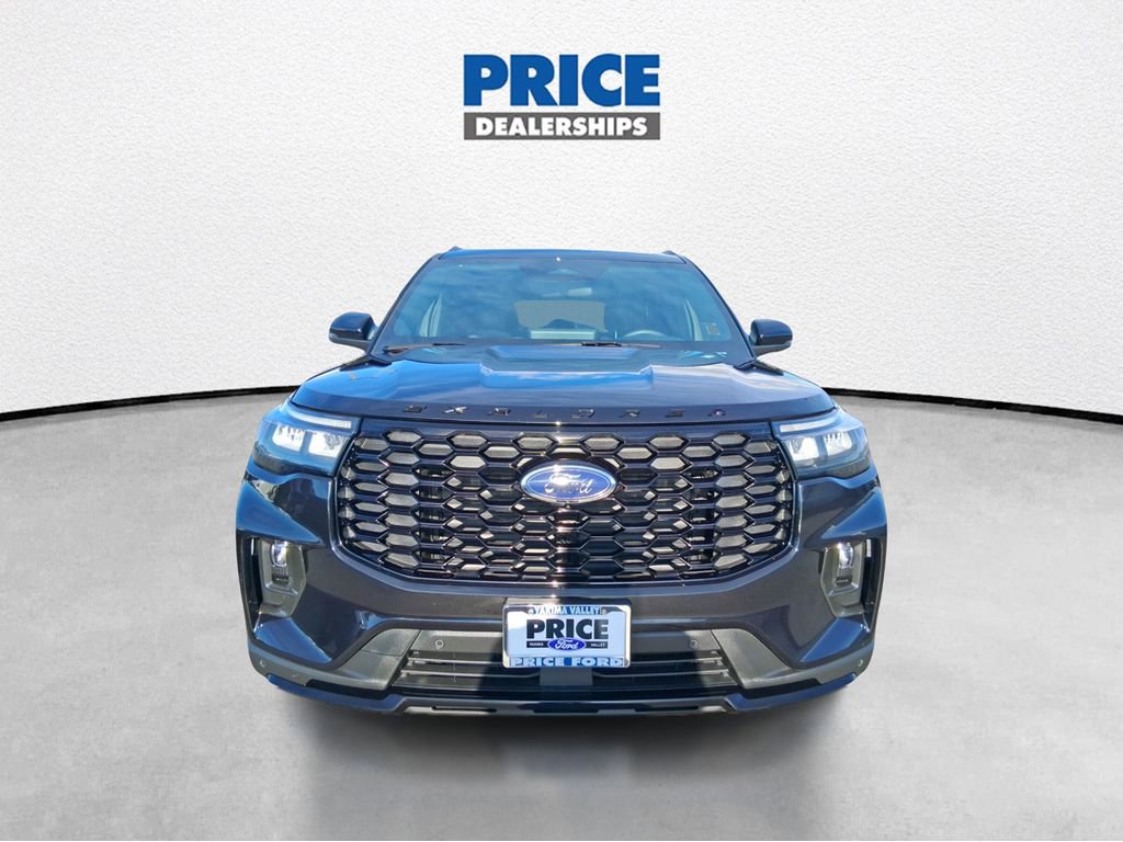 Certified 2025 Ford Explorer ST-Line w/ ST-Line Street Pack image 3