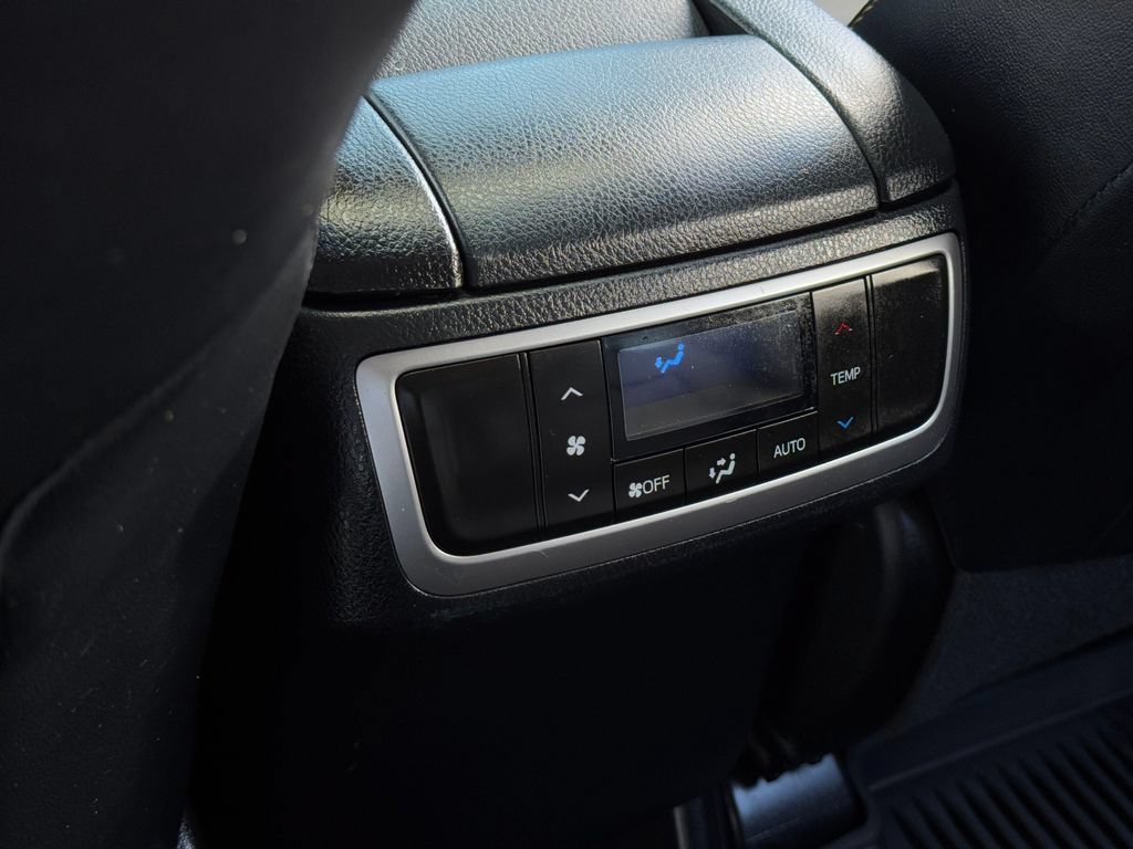 Certified 2019 Toyota Highlander XLE AWD/4WD image 25