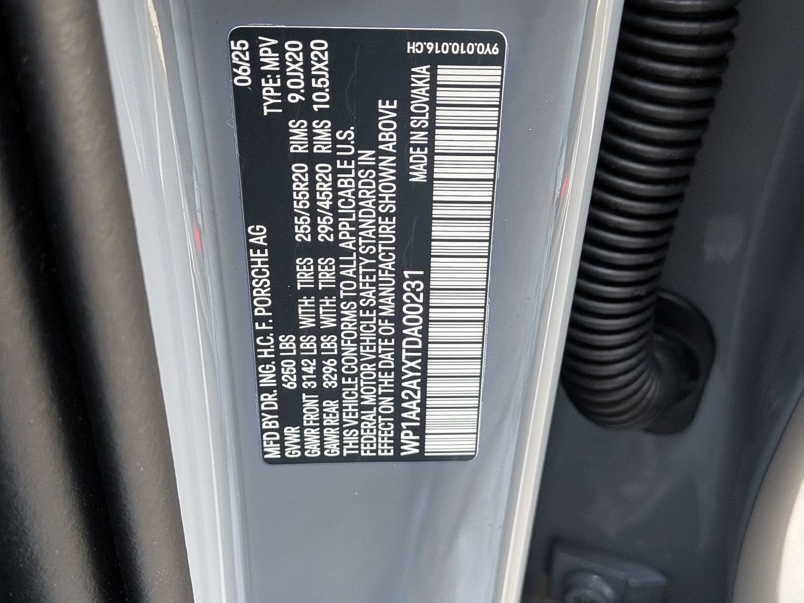 Certified 2026 Porsche Cayenne AWD/4WD image 29