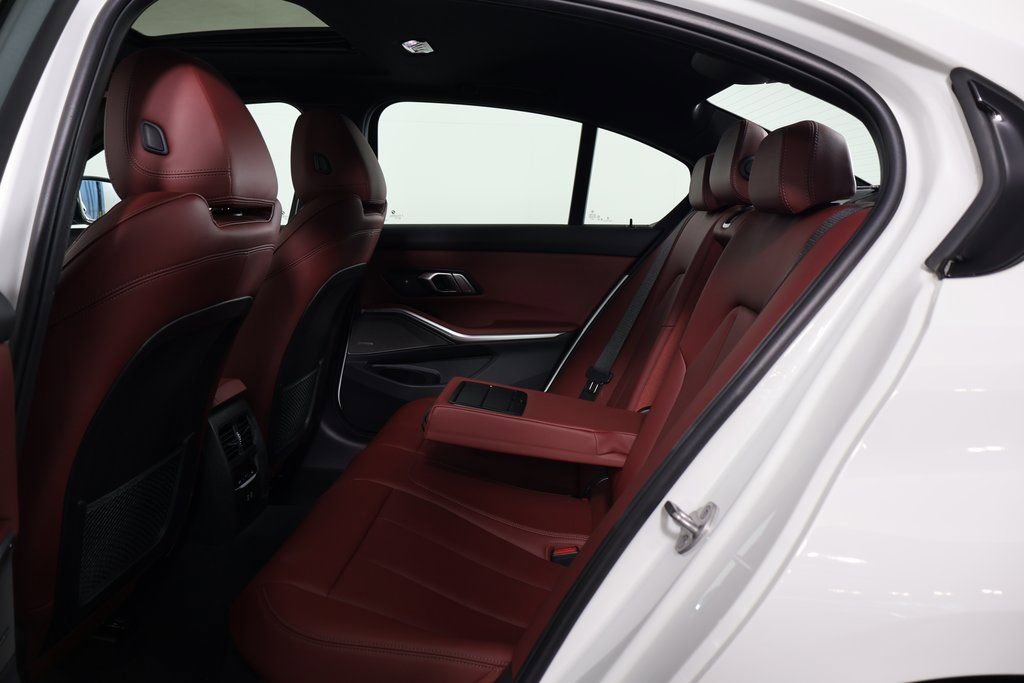 Used 2023 BMW M340i RWD image 11