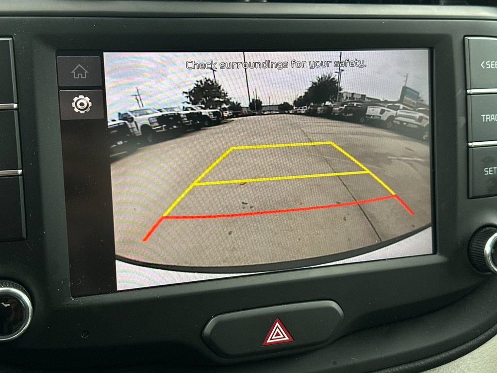Used 2025 Kia Soul LX w/ LX Technology Package FWD image 18