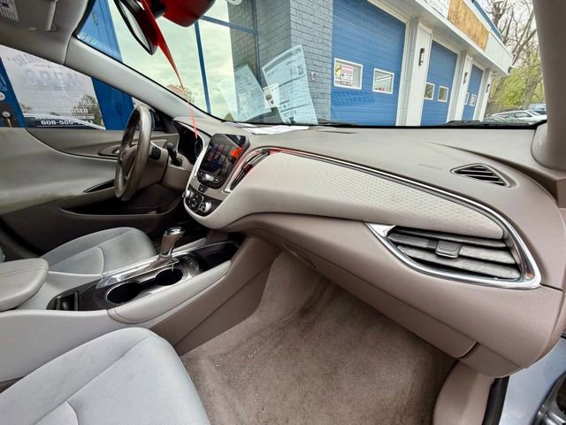 Used 2017 Chevrolet Malibu LT w/ Driver Confidence Package FWD image 22