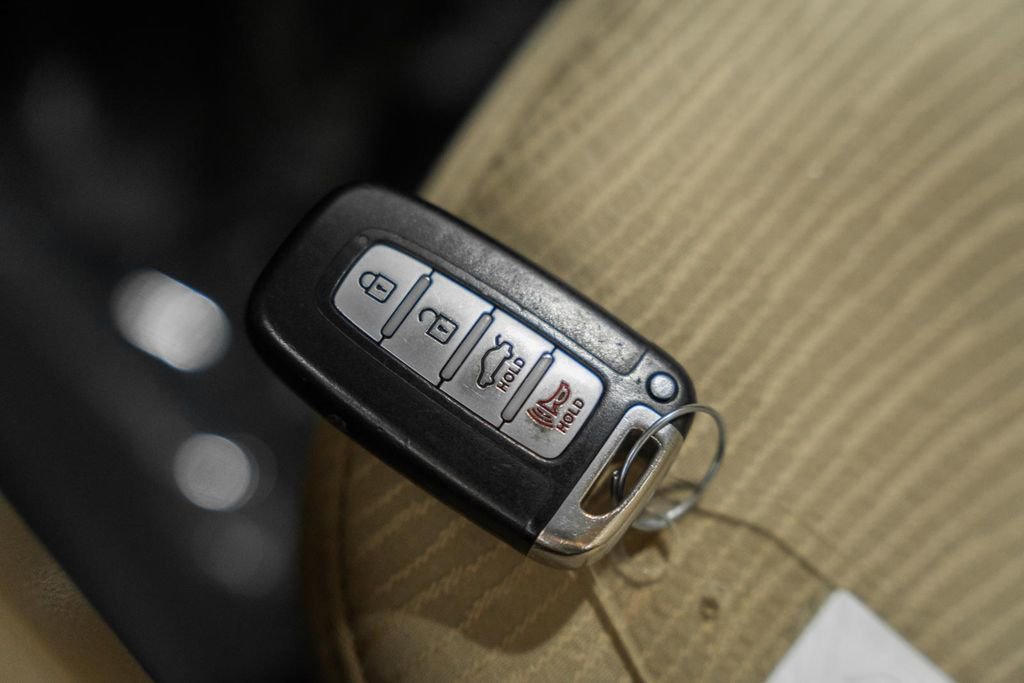 Used 2014 Hyundai Sonata Hybrid image 45