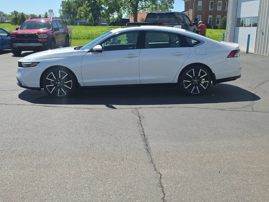 Used 2024 Honda Accord Touring image 4
