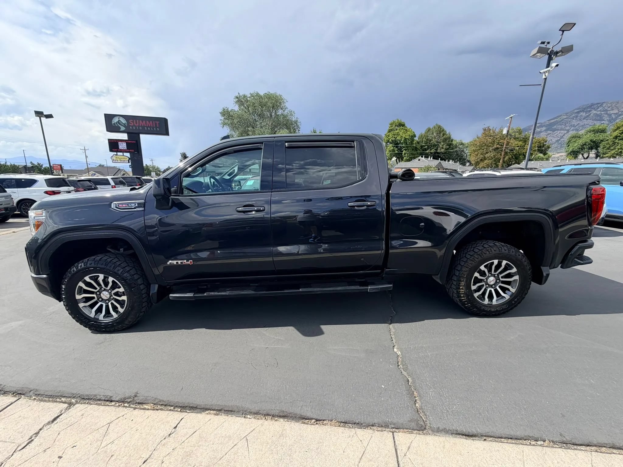 Used 2020 GMC Sierra 1500 AT4 w/ AT4 Premium Package AWD/4WD image 7