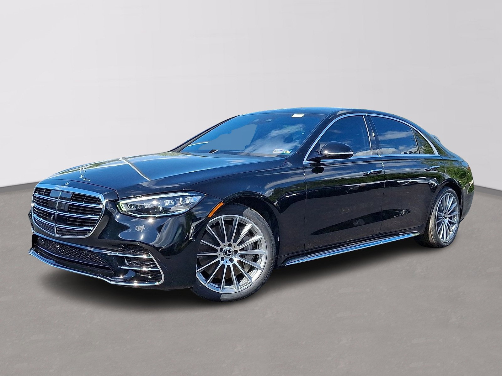 Used 2023 Mercedes-Benz S 500 4MATIC w/ AMG Line image 1