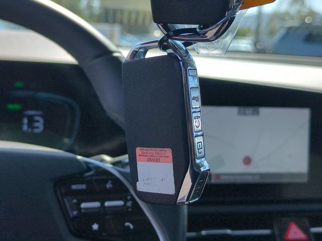 Certified 2025 Kia Niro EX FWD image 35