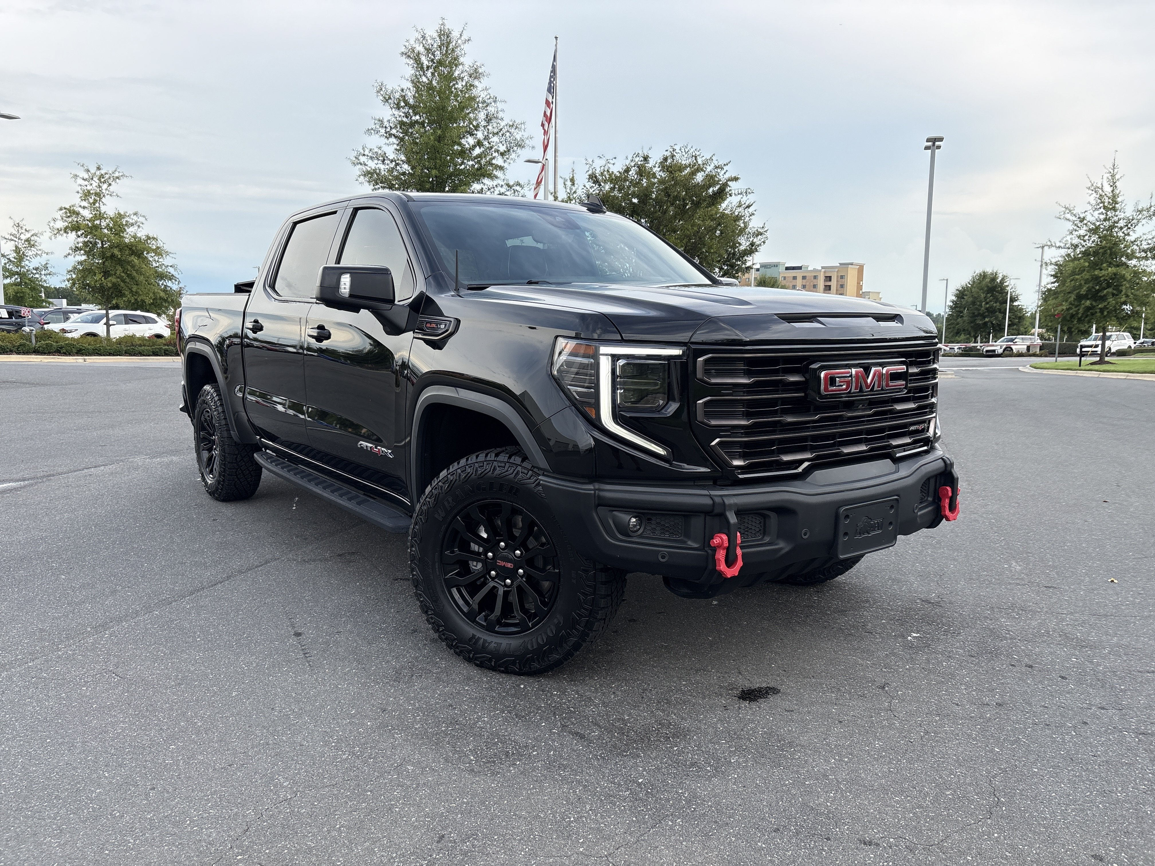 Used 2023 GMC Sierra 1500 AT4X AWD/4WD image 2