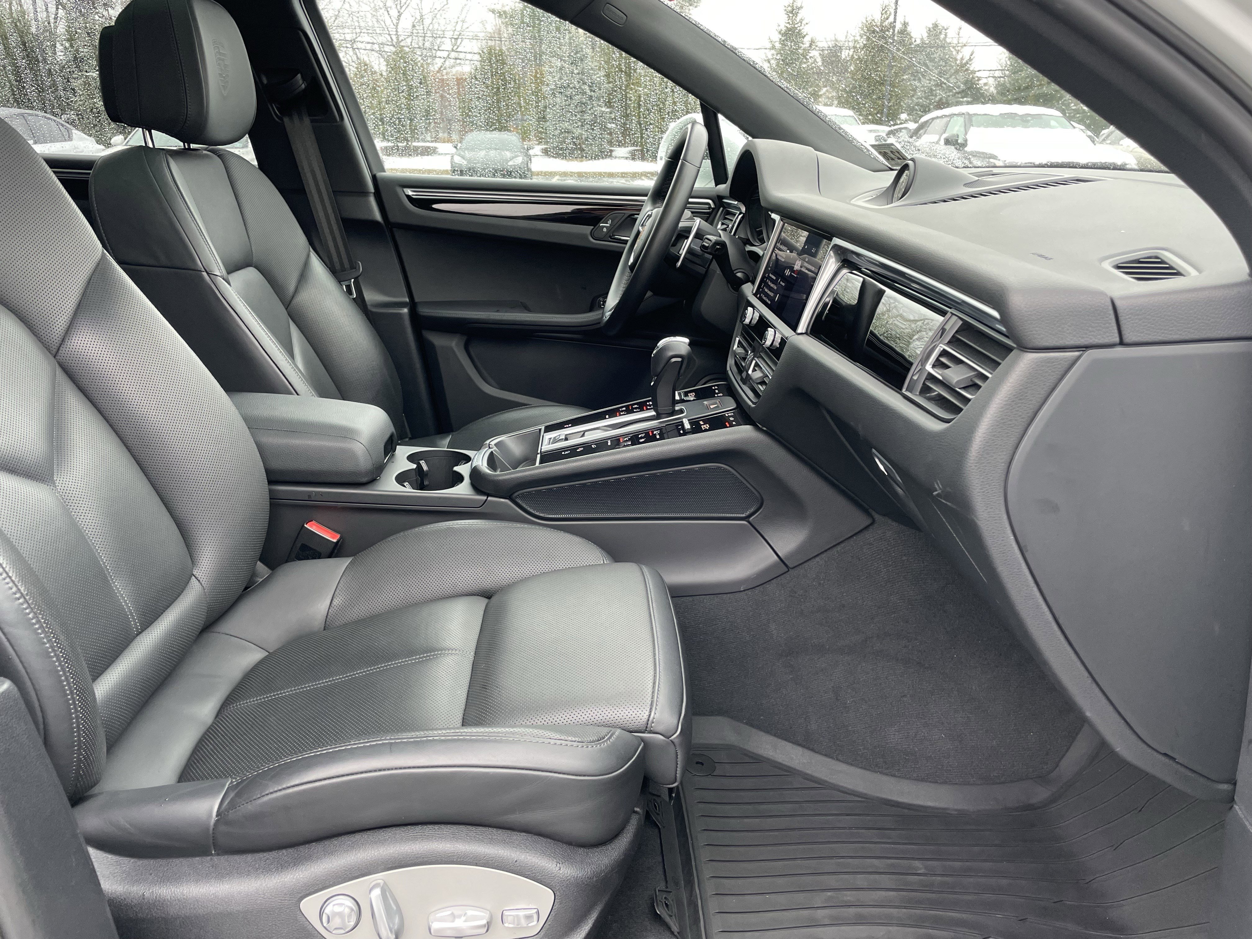Used 2022 Porsche Macan image 15